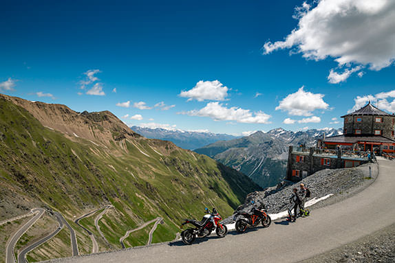 Motorrad-Touren in der Silvretta und anderen Pässen in Tirol, Italien, der Schweiz und mehr